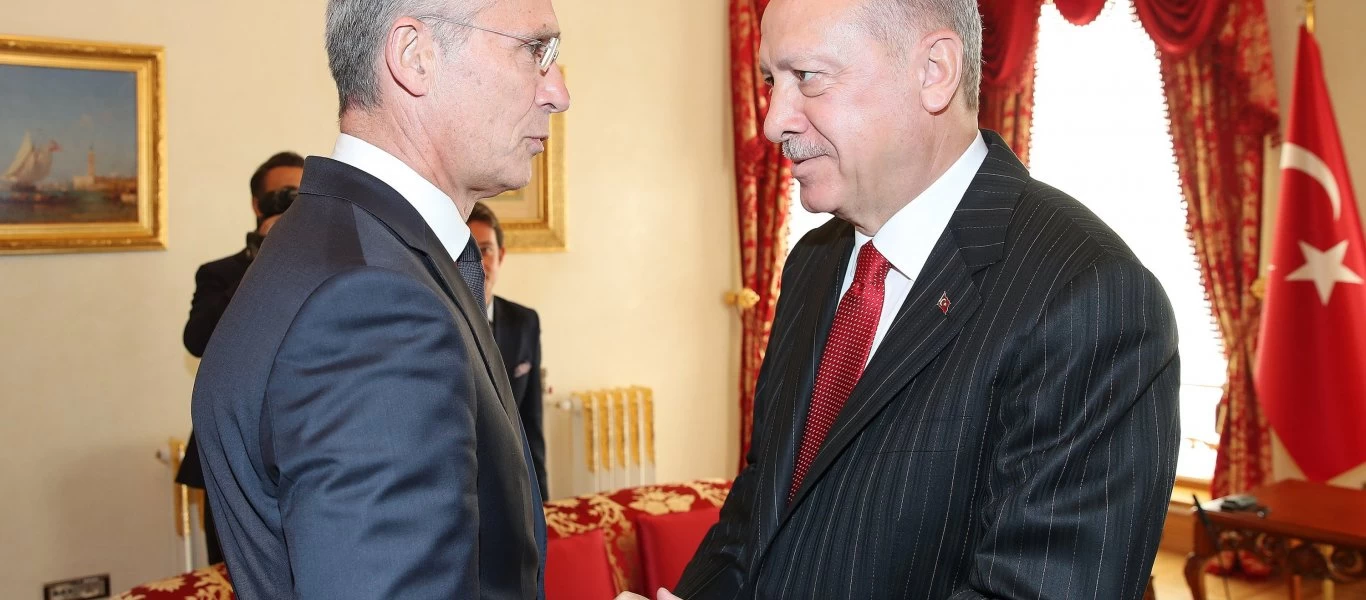 Σε «μεγάλα κέφια» ο γ.γ. του ΝΑΤΟ Γενς Στόλτενμπεργκ: «Χαιρετίζει» την επανέναρξη των συνομιλιών Ελλάδας-Τουρκίας